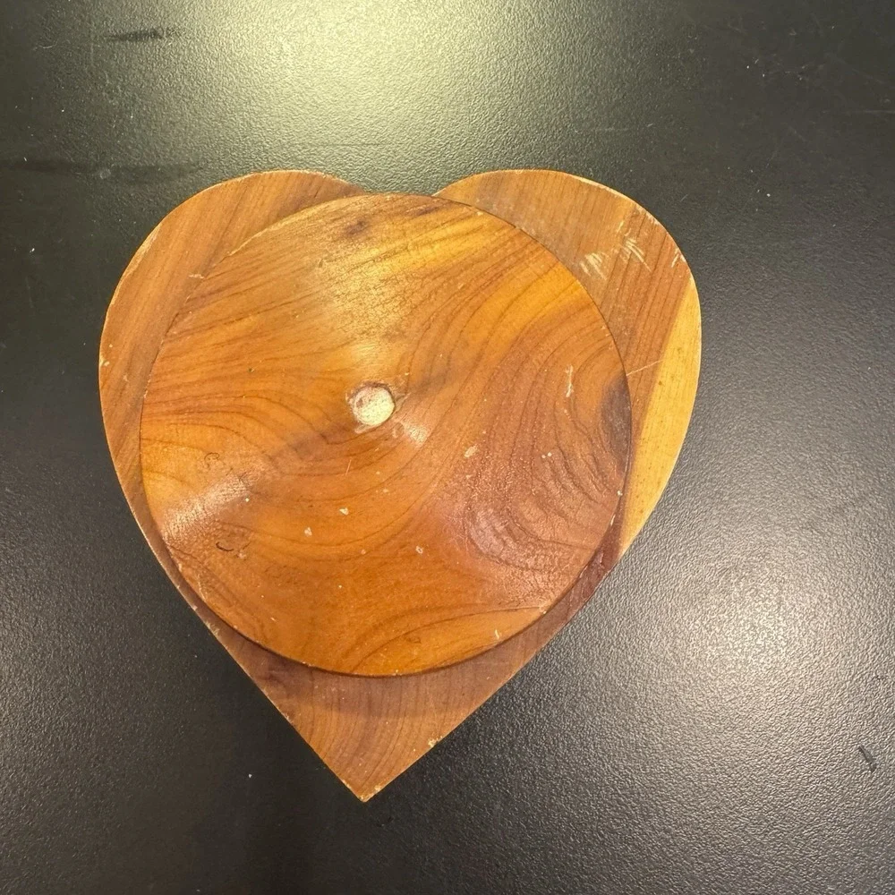 Heart Shaped Wood‎ Trinket Box with Lid Beautiful Woood Grain Unique